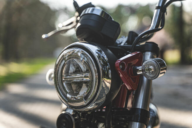 Wynajem motocykla - wypożyczalnia motocykli Szn - Honda dax