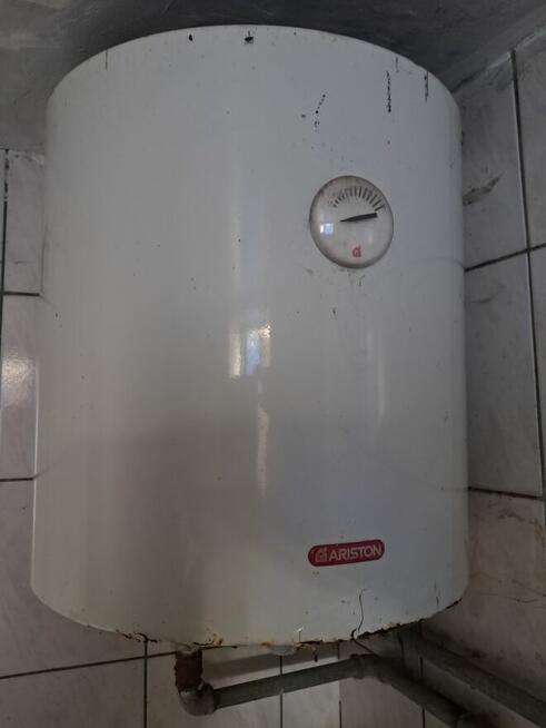 Sprzedam podgrzewacz wody elektryczny zamontowane nie używan