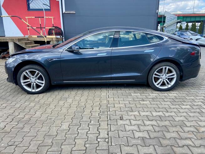 Tesla Model S Standard