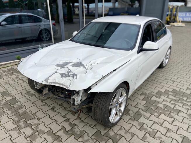 BMW Seria 3 330e M Sport