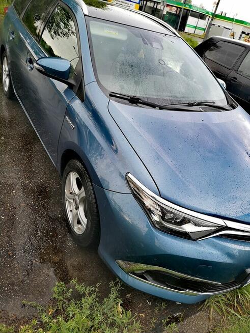 Toyota Auris hybrid 2015