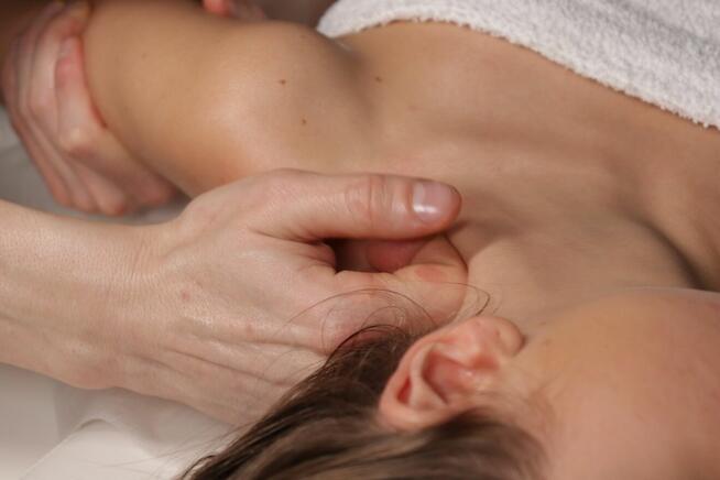 Masaż z Dojazdem lub w Gabinecie – Warszawa