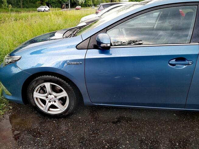 Toyota Auris hybrid 2015