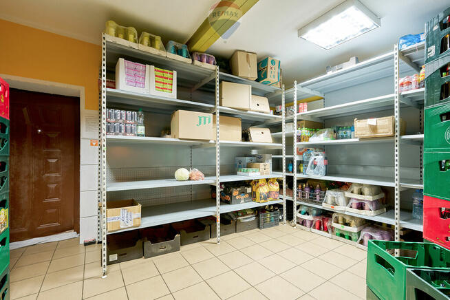 Działający lokal handlowo - usługowy, pow. 79,5 m²