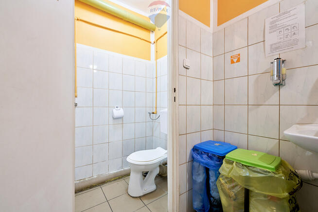 Działający lokal handlowo - usługowy, pow. 79,5 m²