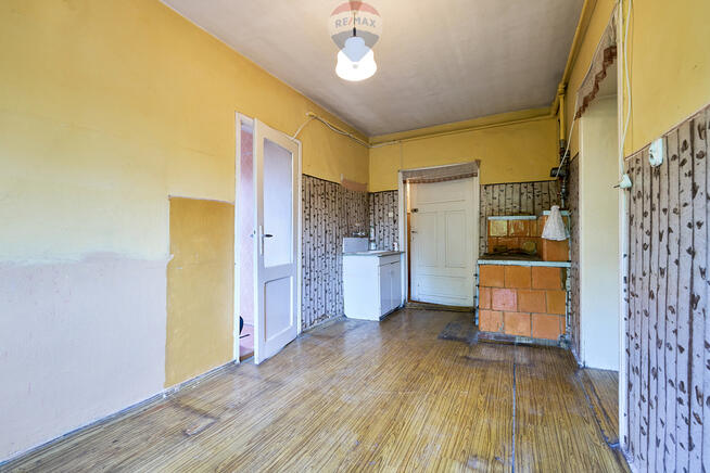 Mieszkanie do remontu, 6 pomieszczeń, pow. 73.5 m²