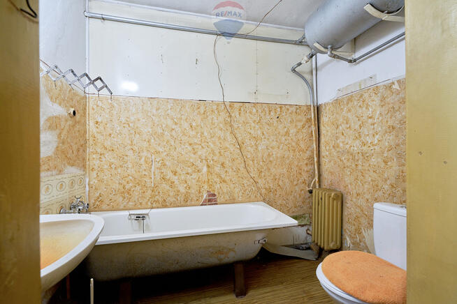 Mieszkanie do remontu, 6 pomieszczeń, pow. 73.5 m²