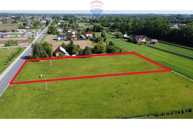 Działka usługowo mieszkaniowa przy głównej drodze