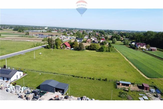 Działka usługowo mieszkaniowa przy głównej drodze