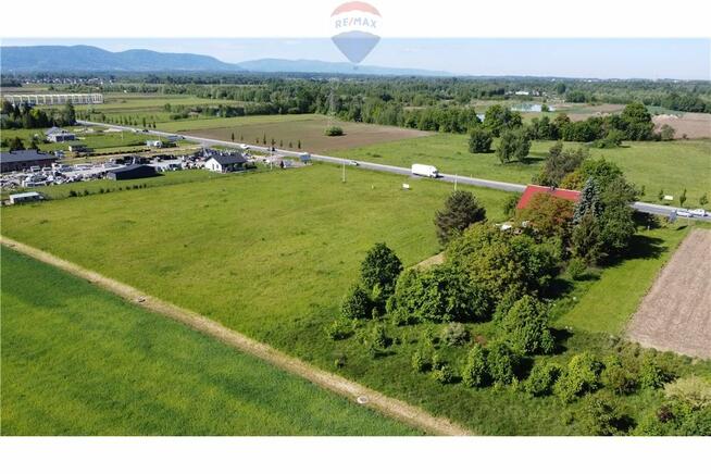 Działka usługowo mieszkaniowa przy głównej drodze