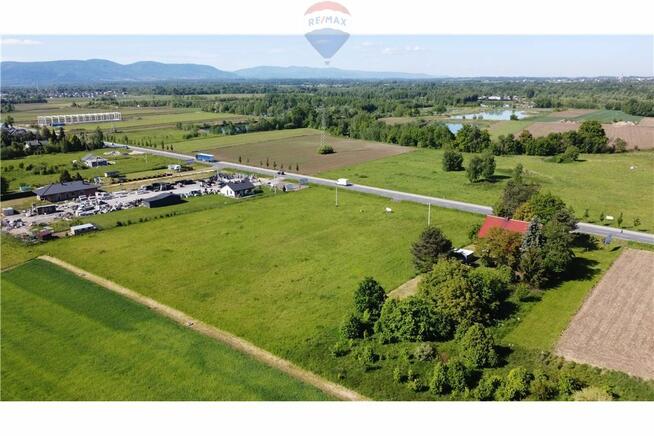 Działka usługowo mieszkaniowa przy głównej drodze