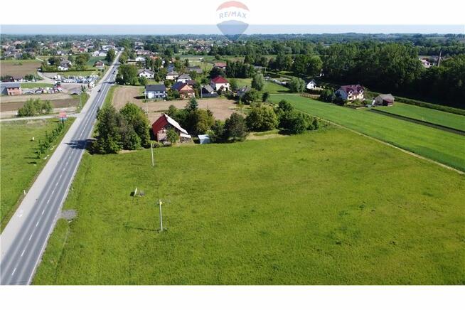 Działka usługowo mieszkaniowa przy głównej drodze