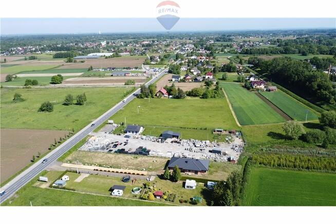 Działka usługowo mieszkaniowa przy głównej drodze