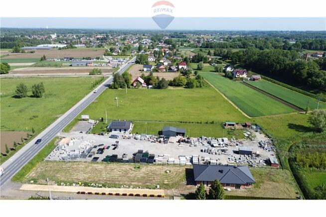 Działka usługowo mieszkaniowa przy głównej drodze