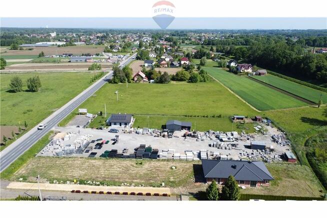 Działka usługowo mieszkaniowa przy głównej drodze