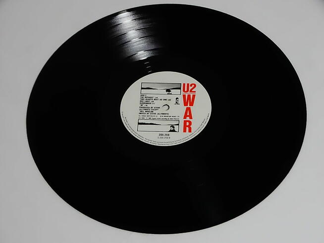 U2 - WAR Label: Island Records – 205 259-320 1983 r.