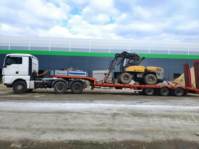 Transport maszyn, koparek, naczepa niskopodwoziowa