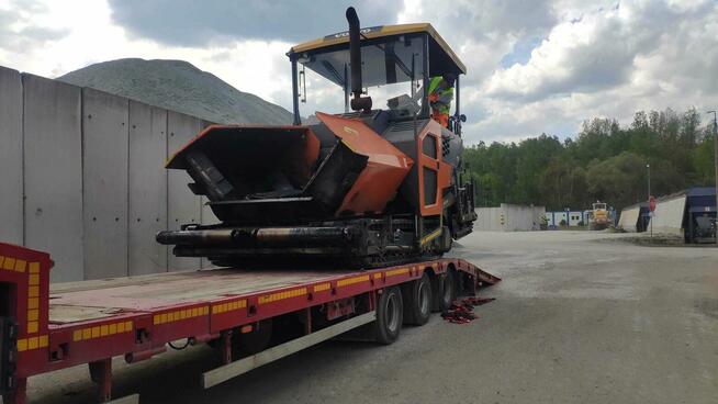 Transport maszyn, koparek, naczepa niskopodwoziowa