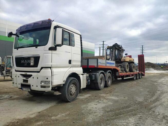 Transport maszyn, koparek, naczepa niskopodwoziowa