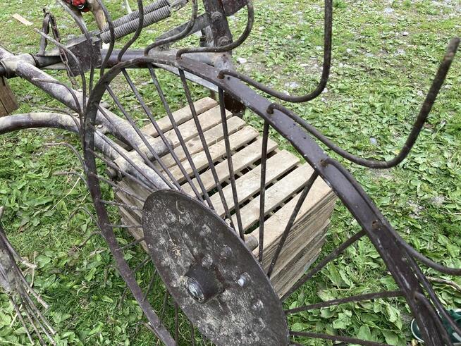 Zgrabiarka 4 gwiazdowa do ciągnika