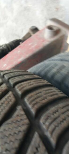 Zimowe Hankook 235/50-19 SUV .