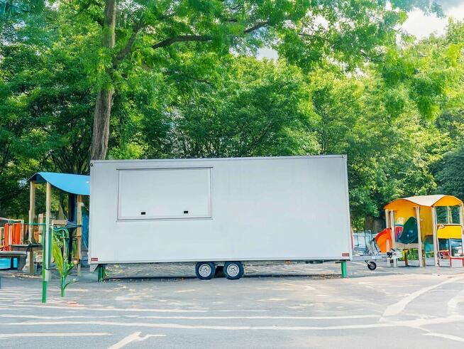 Przyczepa gastronomiczna handlowa 6 m foodtruck okazja