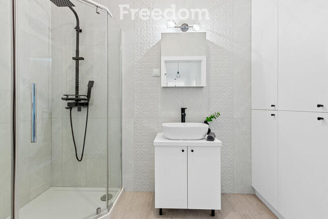 Przestronne mieszkanie z ogródkiem na sprzedaż!