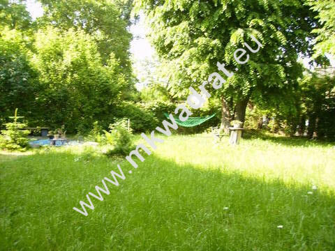 Dom z 4 mieszkaniami z ładną działką