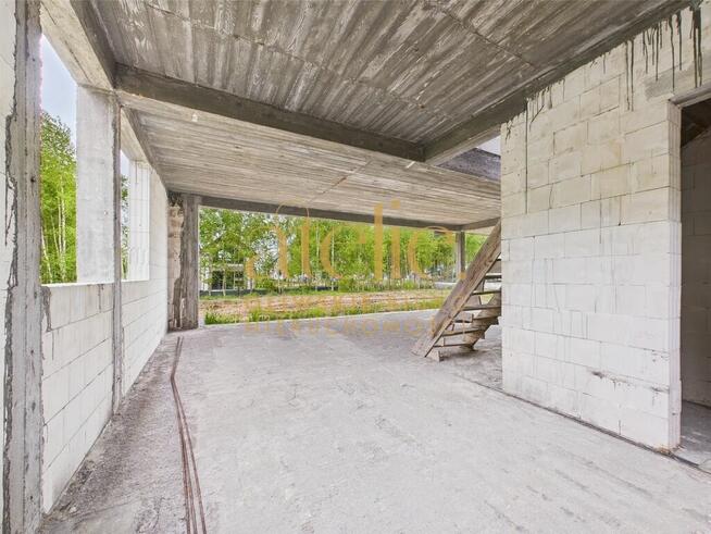 Dom w stanie surowym, czeka na Twój ruch!