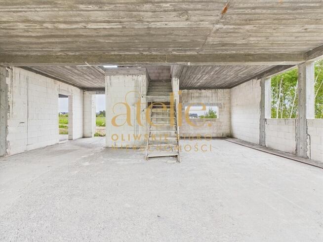 Dom w stanie surowym, czeka na Twój ruch!