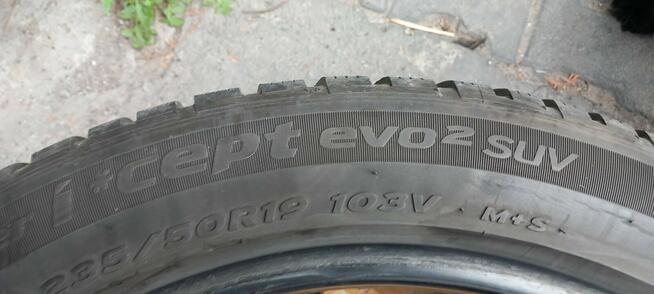 Zimowe Hankook 235/50-19 SUV .