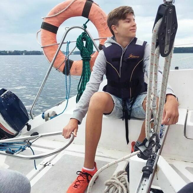 ZATRUDNIMY WYCHOWAWCĘ Z PATENTEM ŻEGLARSKIM