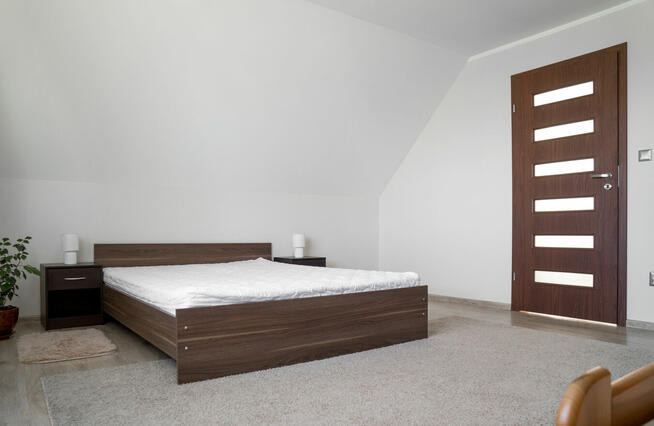 W świetnej lokalizacji, gotowy do zamieszkania