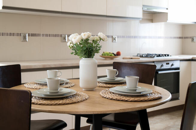 W świetnej lokalizacji, gotowy do zamieszkania