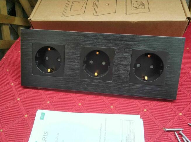 Gniazdo Elektryczne Gniazdko natynkowe aluminiowe Navaris