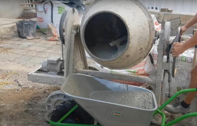 Elektryczna taczka dla gospodarstwa