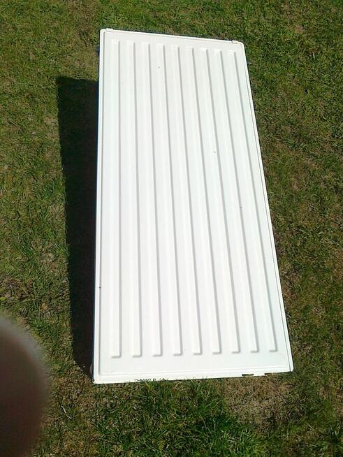 Grzejnik typu Purmo 900x400x110 CV22 moc 955W.