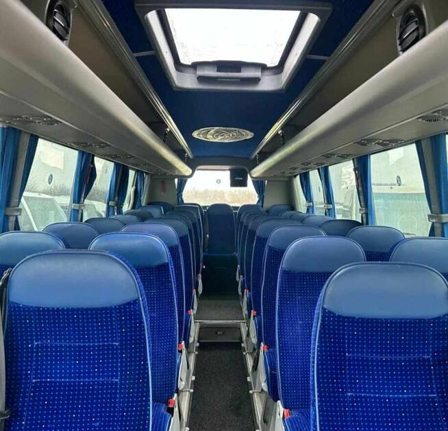 Przewóz osób wycieczki przewozy pracownicze wynajem busów