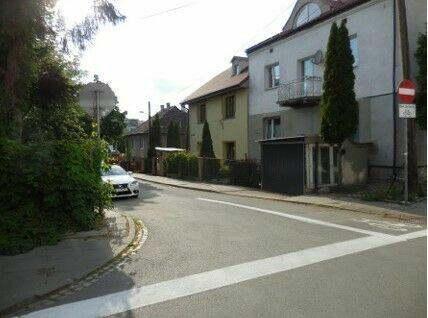 Łagiewniki - dom z trzema odrębnymi mieszkaniami