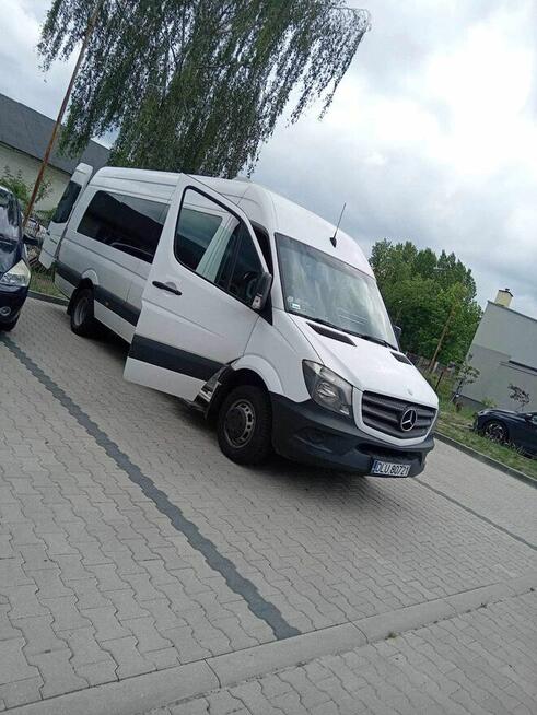 Przewóz osób wycieczki przewozy pracownicze wynajem busów