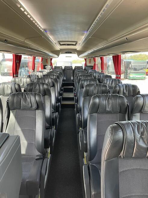 Przewóz osób wycieczki przewozy pracownicze wynajem busów