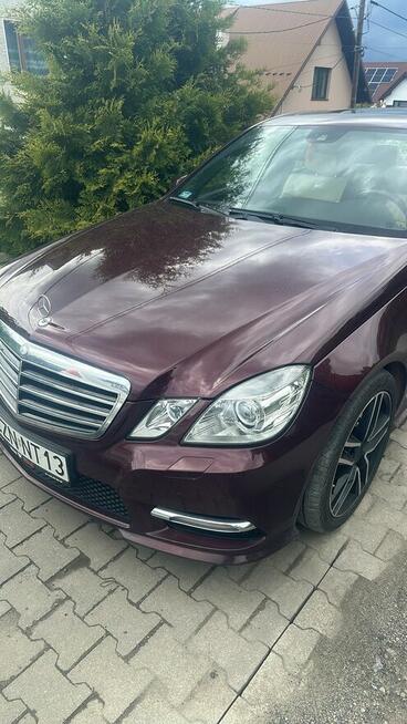 Piękny Mercedes niespotykany kolor
