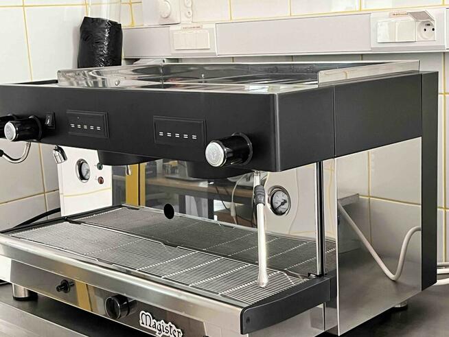 Ekspres do kawy dwugrupowy