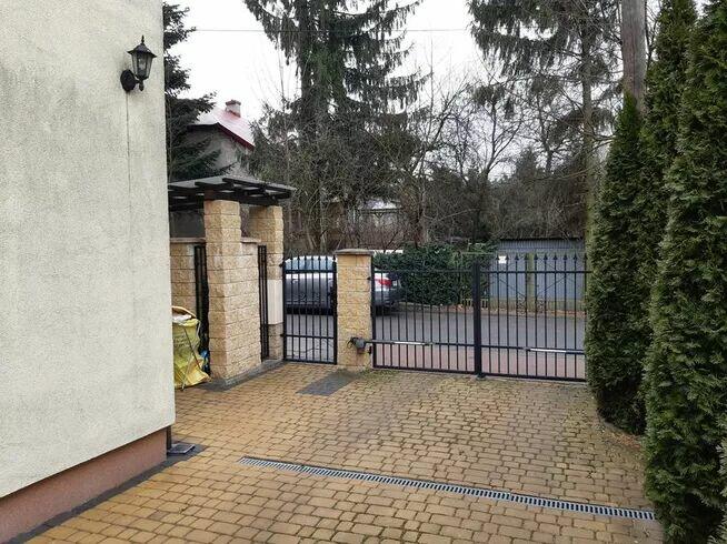 Łagiewniki - dom z trzema odrębnymi mieszkaniami