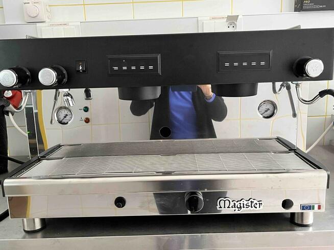 Ekspres do kawy dwugrupowy