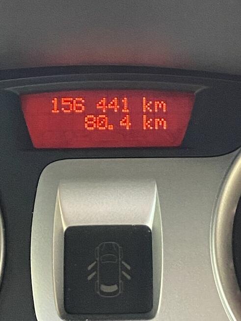 Syndyk sprzeda samochód Renault Clio