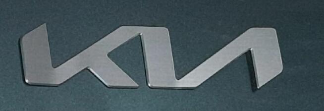 Nowe logo kia kn srebrne atrapa przod chromowane chrom