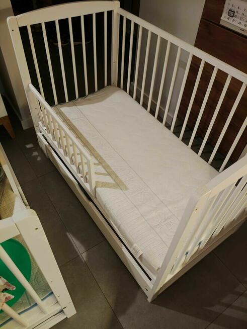 Łóżeczko dziecięce Andrzej 120x60 z akcesoriami i materacem