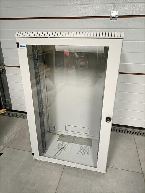 Szafa rack 19 instalacyjna serwerowa wisząca 20u 400x600x10