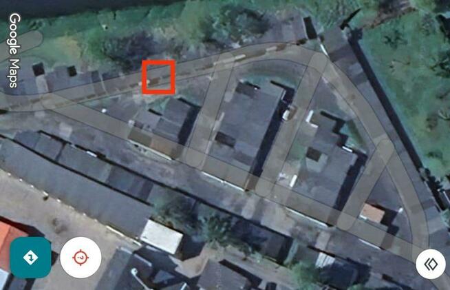 Sprzedam garaż murowany – z prądem.